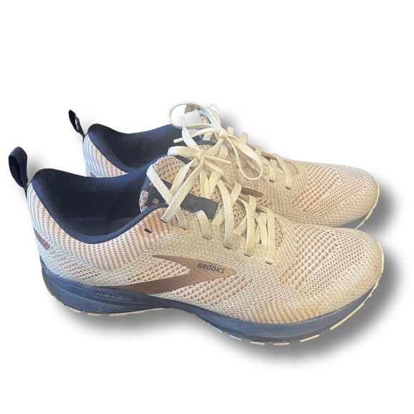 Women’s Brooks size 10 - Picture 1 of 4